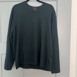 Eddie Bauer Men’s Large Green V-Neck sweater 100% Italian Merino Wool
